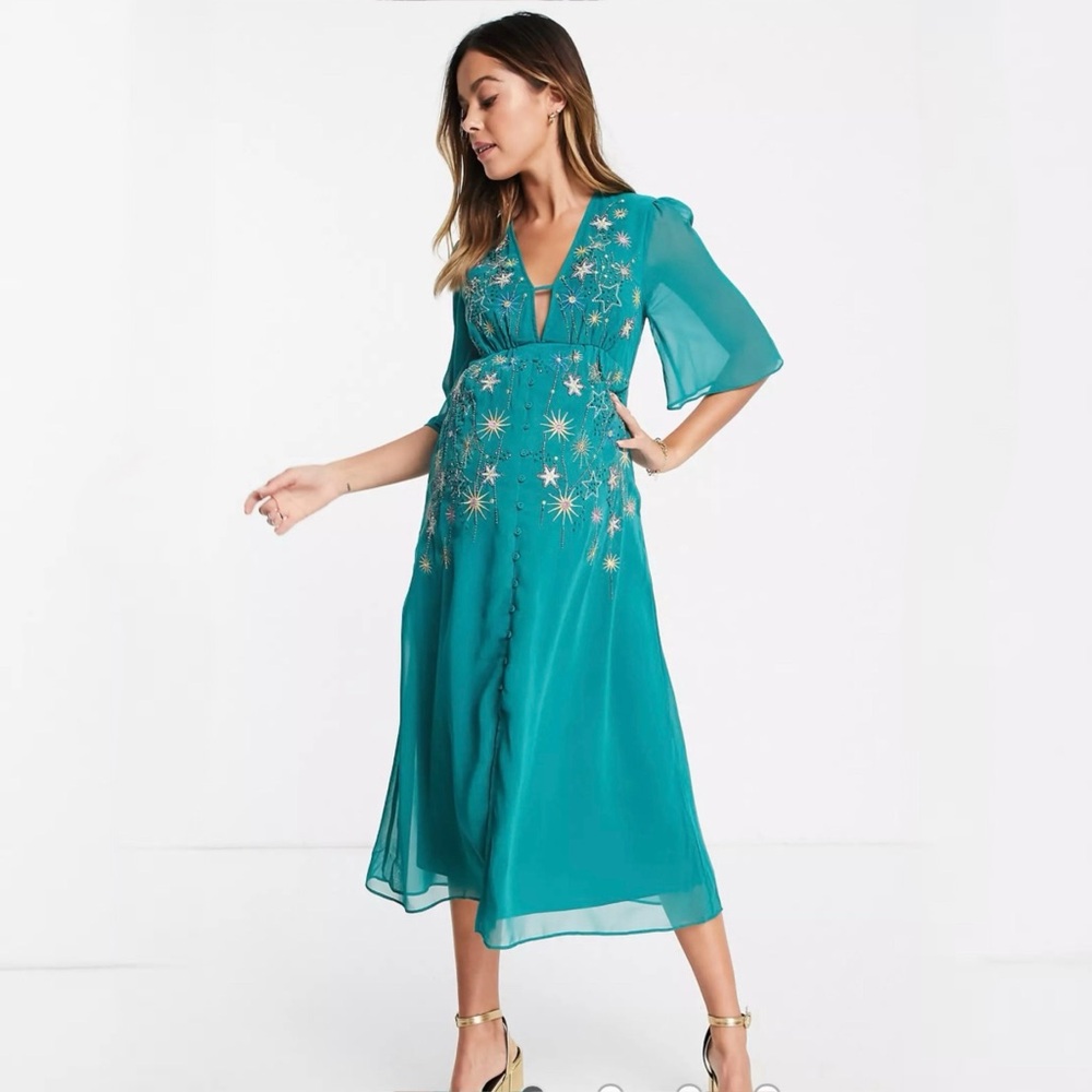 Hope & Ivy Rhea Maternity Embellished Beaded Star Midi Tea Dress